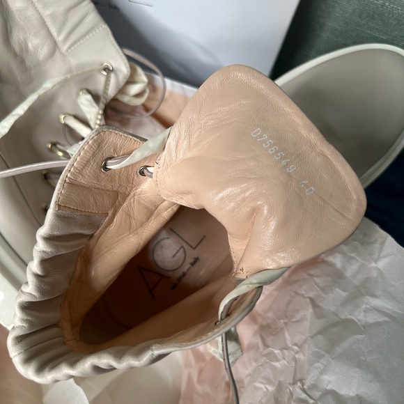 Boots - Picture 7 of 9